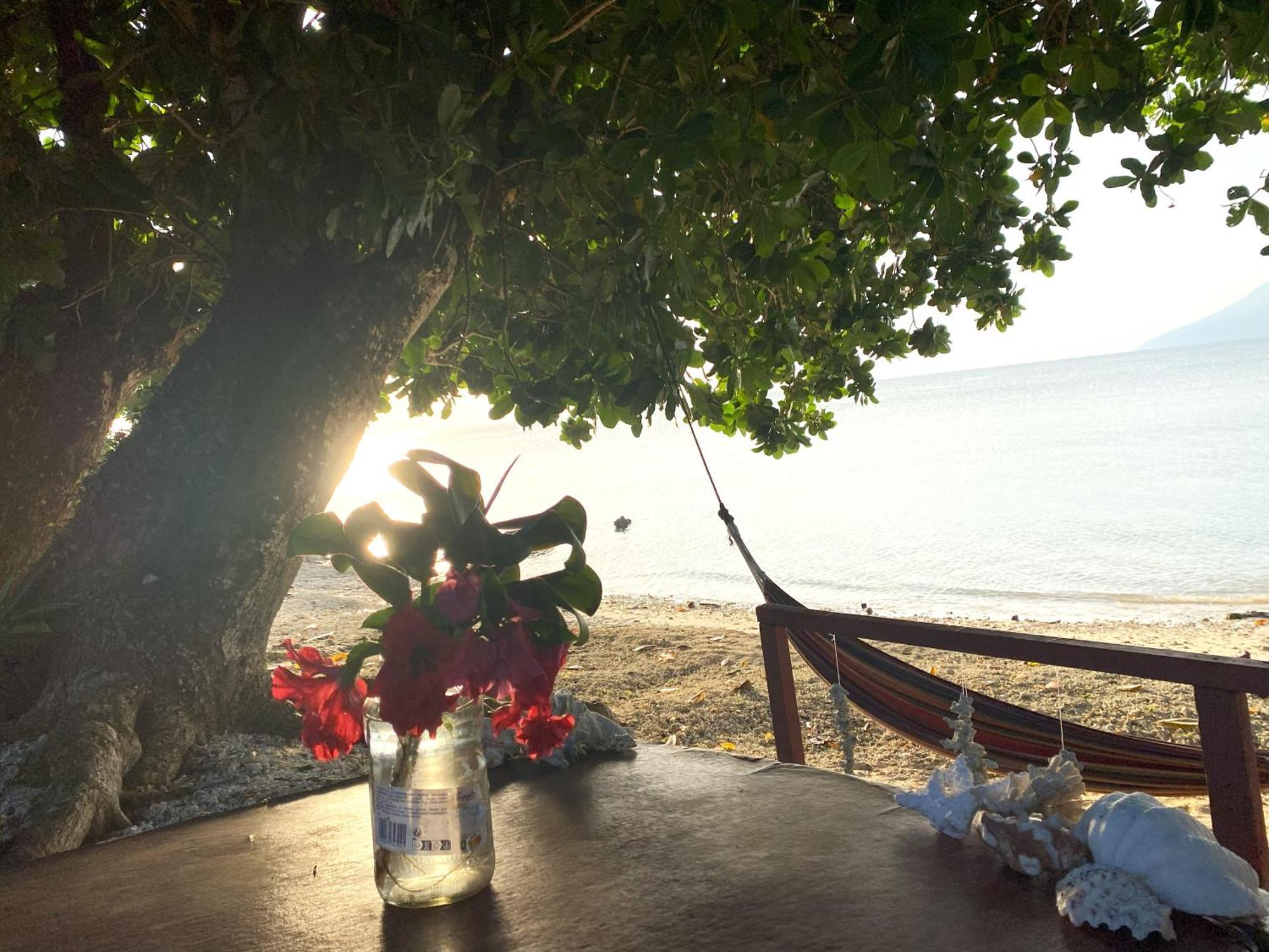 Vatupau Beachfront Bungalows Port Vila Exterior photo